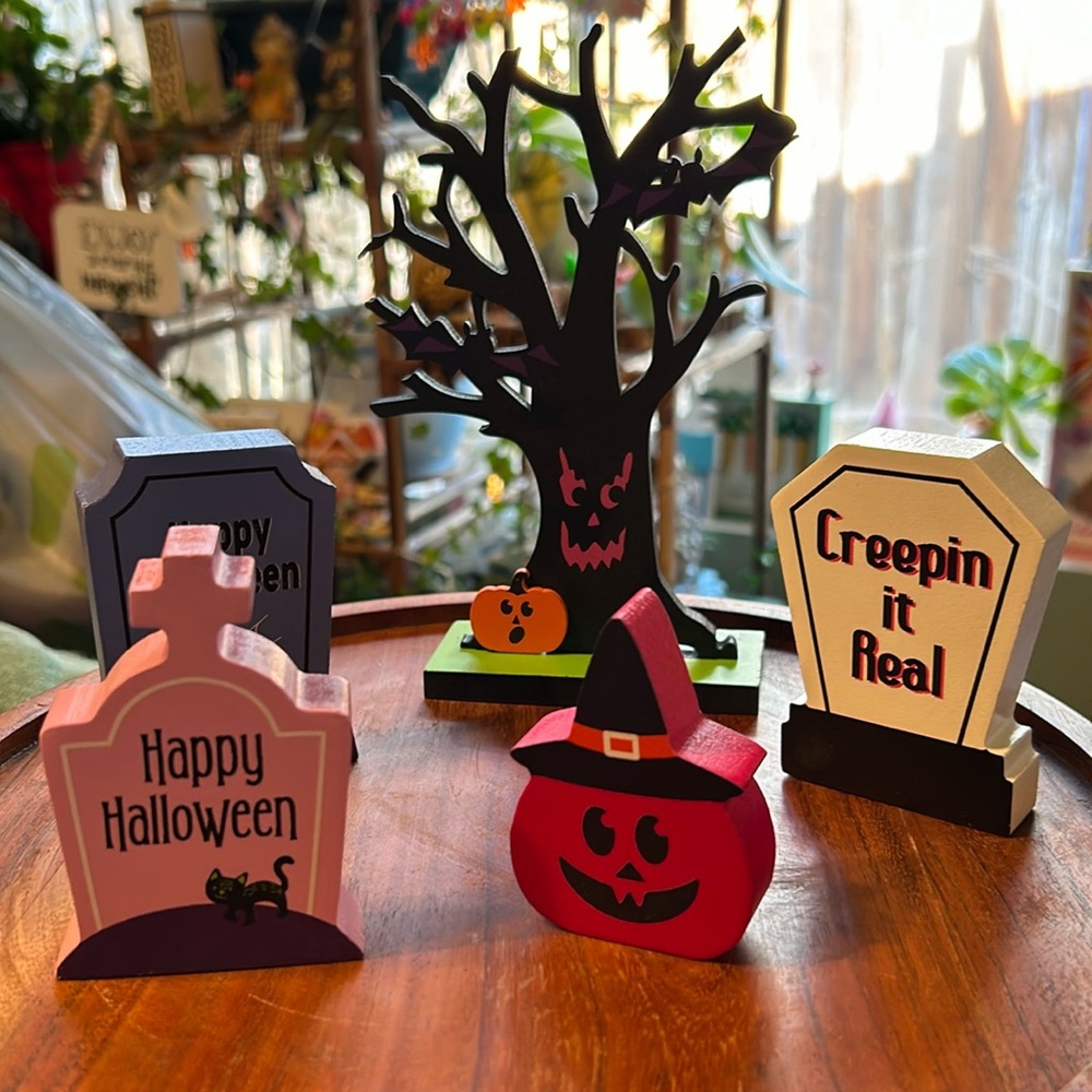 Halloween Mini Mantle Wood Gravestones and Tree New Without Package Five Pieces - Picture 1 of 9